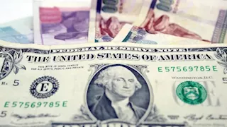 ارتفع في 3 بنوك.. سعر الدولار مقابل الجنيه ببداية تعاملات اليوم