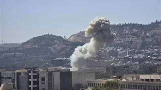 13 شهيدًا وأكثر من 25 جريحًا في قصف على ريف دمشق