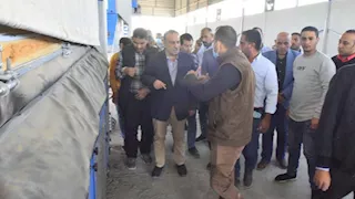 بالصورـ محافظ أسيوط يتفقد وحدة تجهيز النباتات الطبية والعطرية