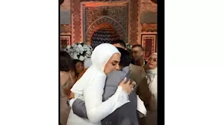 بكاء ابنة محمد هنيدي في عقد قرانها (صور وفيديو)