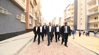 وزير الإسكان يتفقد الطرق ومشروع الإسكان المتوسط بمدينة حدائق أكتوبر