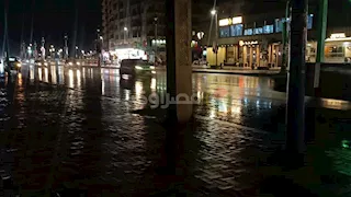 أمطار ورعد وبرق.. الطقس السيئ يضرب الإسكندرية- صور