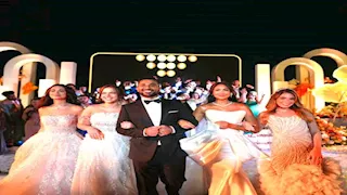 "عملت شرع ربنا" | أحمد سعد يثير الجدل بحفل زفاف وسط 4 عرائس.. ما القصة؟