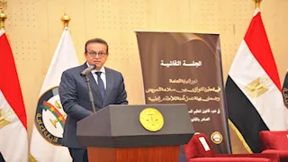 وزير الصحة: لا تهاون في حقوق الفرق الطبية