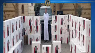 القبض على عاطل بحوزته 46 ألف عبوة سجائر مهربة بمطروح