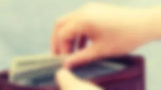 هل يجوز اعتبار المجاملات المالية بين الأقارب بنية الصدقة؟.. أمين الفتوى يُجيب 