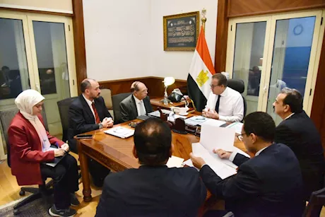 وزارة الصحة تبحث آليات تطبيق قانون المسؤولية الطبية الجديد