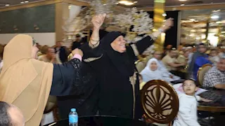  389 فائزاً.. الزغاريد والتصفيق يُشعلان قرعة الحج في بني سويف