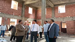 رئيس جامعة بنها يتفقد عددًا من المنشآت الجديدة بكفر سعد ويشيد بمعدلات التنفيذ - صور