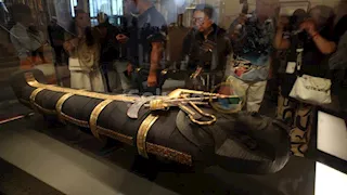 المتحف المصري الكبير.. 24 صورة خاصة تكشف إبداع قدماء المصريين 