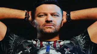 "قابلته في كشك وعرفته بالناس كلها".. طارق شريف يتحدث عن عمرو مصطفى 