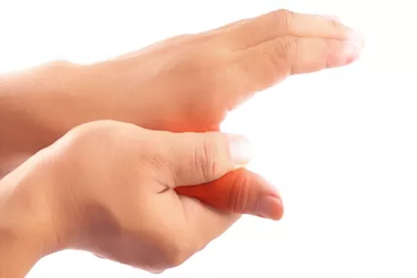 تعاني من آلام أصبع الإبهام.. طرق منزلية للتخلص منه