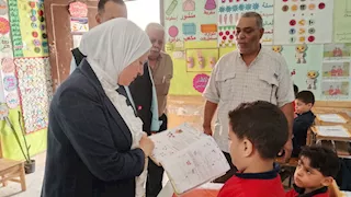 اطلعت على دفاتر الدرجات.. جولة لمدير تعليم القاهرة بمدارس التبين