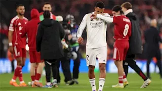 هل تجاهل محمد صلاح مصافحة أرنولد.. ما الحقيقة؟