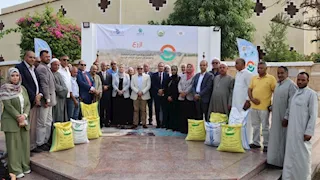 محافظ الإسماعيلية يشهد تدشين مبادرة لدعم وتشجيع زراعة القمح -صور 