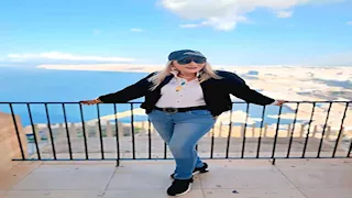 "غزالة وشيك".. نادية الجندي تتألق في أحدث ظهور لها