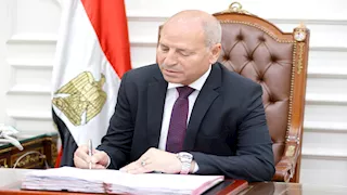 محافظ القاهرة يتفقد سوق اليوم الواحد بحي المرج