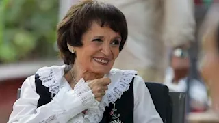 25 صورة لـ سميرة أحمد بالدرب الأحمر.. قابلت صديق الطفولة وتناولت الفول