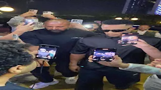 بعد ساعات من وفاة والده.. محمد رمضان في عزاء السيناريست أحمد عبدالله- صور