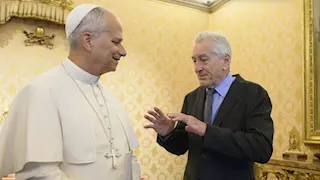 انتقادات لروبرت دي نيرو بعد زيارته للفاتيكان.. تعرف على السبب