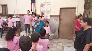 تكريم تلميذ عثر على انسيال ذهب داخل مدرسة في قنا