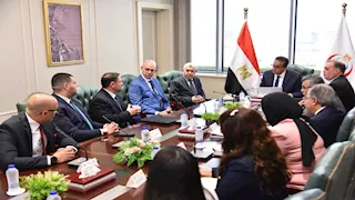وزير الصحة يبحث مع "ميريت" الأمريكية توطين صناعة المستلزمات الطبية