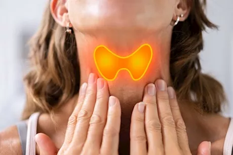 انتبه لقدميك- 9 أعراض لأمراض الغدة الدرقية تظهر عليهما