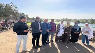 بالصور- إزالة مزرعة دواجن عائمة تُسرب مخلفاتها في فرع رشيد بالمنوفية