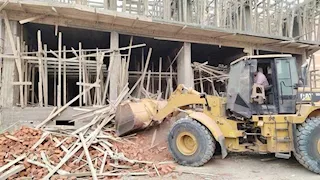 التنمية المحلية تتصدى للبناء المخالف.. إزالات بالقاهرة والشرقية