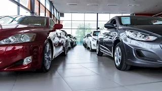 توجيه حكومي.. إيقاف الترخيص لمعارض السيارات بالعمارات السكنية بالقاهرة