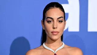 جورجينا عروس 2026.. 16 صورة لـ أجمل إطلالاتها التي أثارت الجدل 