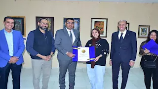  معرض فني لعرض تجارب المبدعين في الأقصر -صور