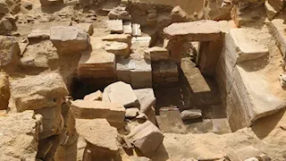 كشف أثري جديد.. العثور على نصف معبد للملك "ني أوسر رع" تتجاوز مساحته 1000 متر