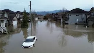 وفاة 14 شخصًا وإصابة 32 آخرين جراء السيول الجارفة في إقليم آسفي بالمغرب