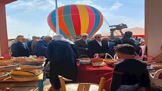 بالصور- وزير الشباب يزور معرض أندية الفتاة والمرأة بالوادي الجديد