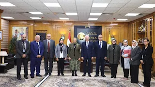 رئيس جامعة المنيا يستقبل وفد ضمان جودة التعليم لتقييم كلية الصيدلة
