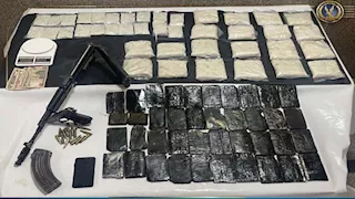 مقتل عنصر إجرامي وضبط 803 كيلو مخدرات بـ 100 مليون جنيه بقنا | صور