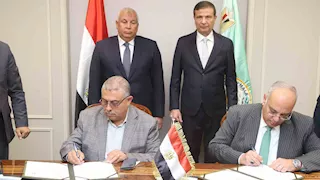 بروتوكول تعاون لحماية مركز إنتاج الحرير بالوادي الجديد من زحف الرمال