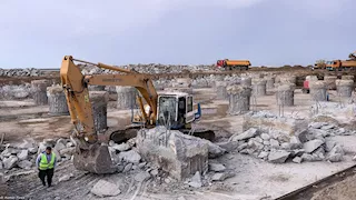 رئيس قطاع النقل البحري يتفقد مشروعات تطوير ميناء دمياط