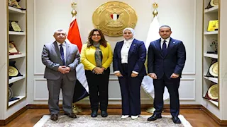 وزيرة التنمية المحلية تستقبل أعضاء لجنة الطاقة والبيئة بمجلس الشيوخ