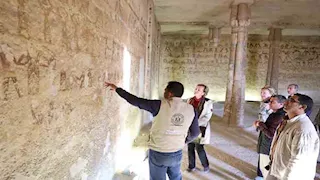 من "بني حسن" لـ"ملوي".. سفيرة أوروبا توثق تراث المنيا (صور)