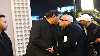 أحمد السبكي يصل عزاء شقيقة عادل إمام في مسجد الشرطة