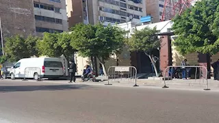 تأخر خروج الجثمان من المشرحة.. تغيير موعد ومكان جنازة الفنانة نيفين مندور -فيديو 