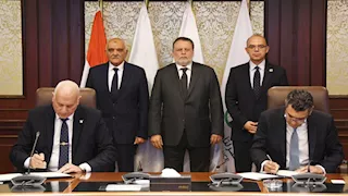 محافظ البنك المركزي يشهد توقيع عقد شراكة لتنفيذ مبادرة "مصر معكم"
