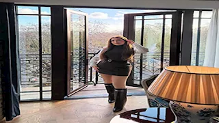 بفستان قصير.. نسرين طافش تتألق في أحدث ظهور لها والجمهور: "أيقونة جمال"