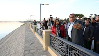 بتمويل 300 مليون جنيه.. منال عوض تتفقد مشروع كورنيش قنا الجديد (صور)