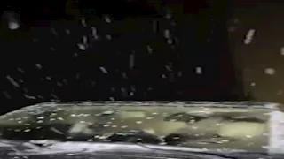 عاصفة شتوية غير مسبوقة تضرب الخليج وتحذيرات رسمية في عدة دول.. فيديو