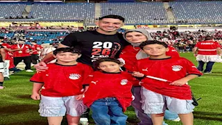 ستوري نجوم كرة القدم.. احتفال زوجة بنتايج وذكري إيهاب جلال