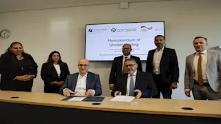 مذكرة بين بنك التعمير والإسكان ومدرسة فرانكفورت لدعم التمويل الأخضر