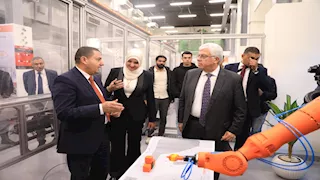 وزير التعليم العالي يتفقد معهد بحوث الإلكترونيات